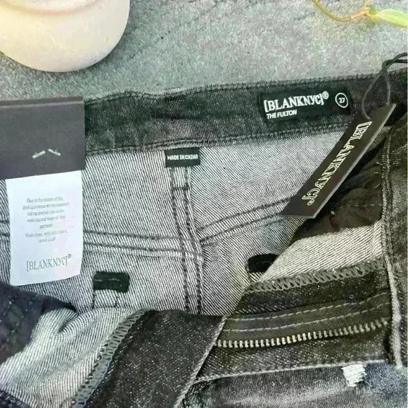 NEW Blanknyc (MSRP:$68) The Fulton Distressed Roll Up Jean shorts by Blank NYC - Picture 8 of 11